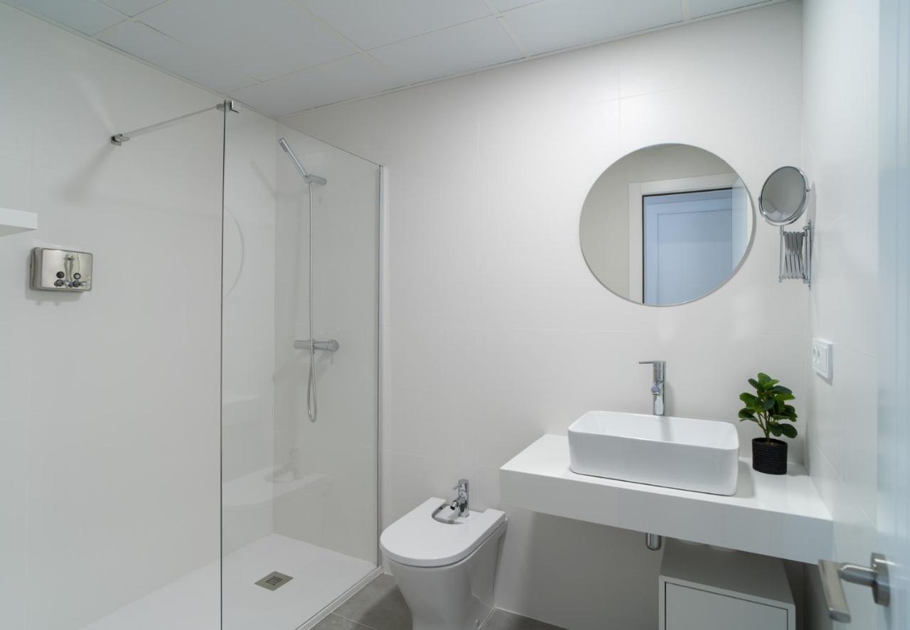 Aac - Con Terraza, Muy Amplio, Totalmente Equipado, Cerca Del Centro Y Nuevo! Apartament