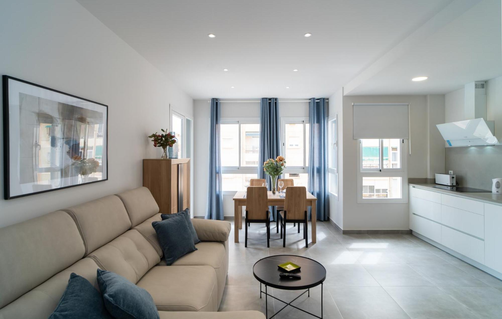 Apartament Aac - Con Terraza, Muy Amplio, Totalmente Equipado, Cerca Del Centro Y Nuevo!