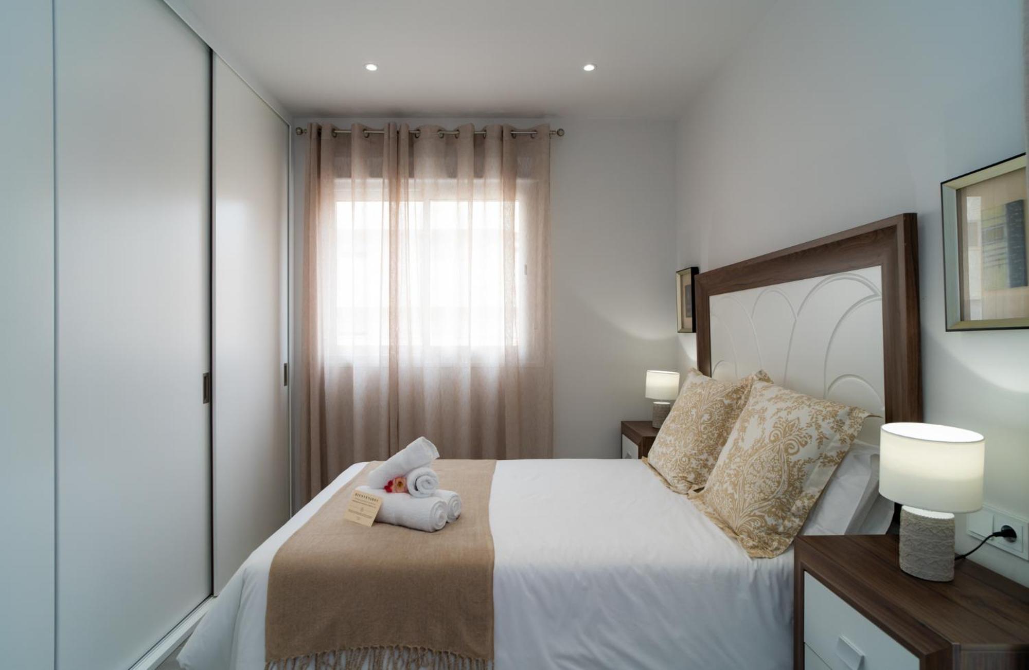 Apartament Aac - Con Terraza, Muy Amplio, Totalmente Equipado, Cerca Del Centro Y Nuevo! *