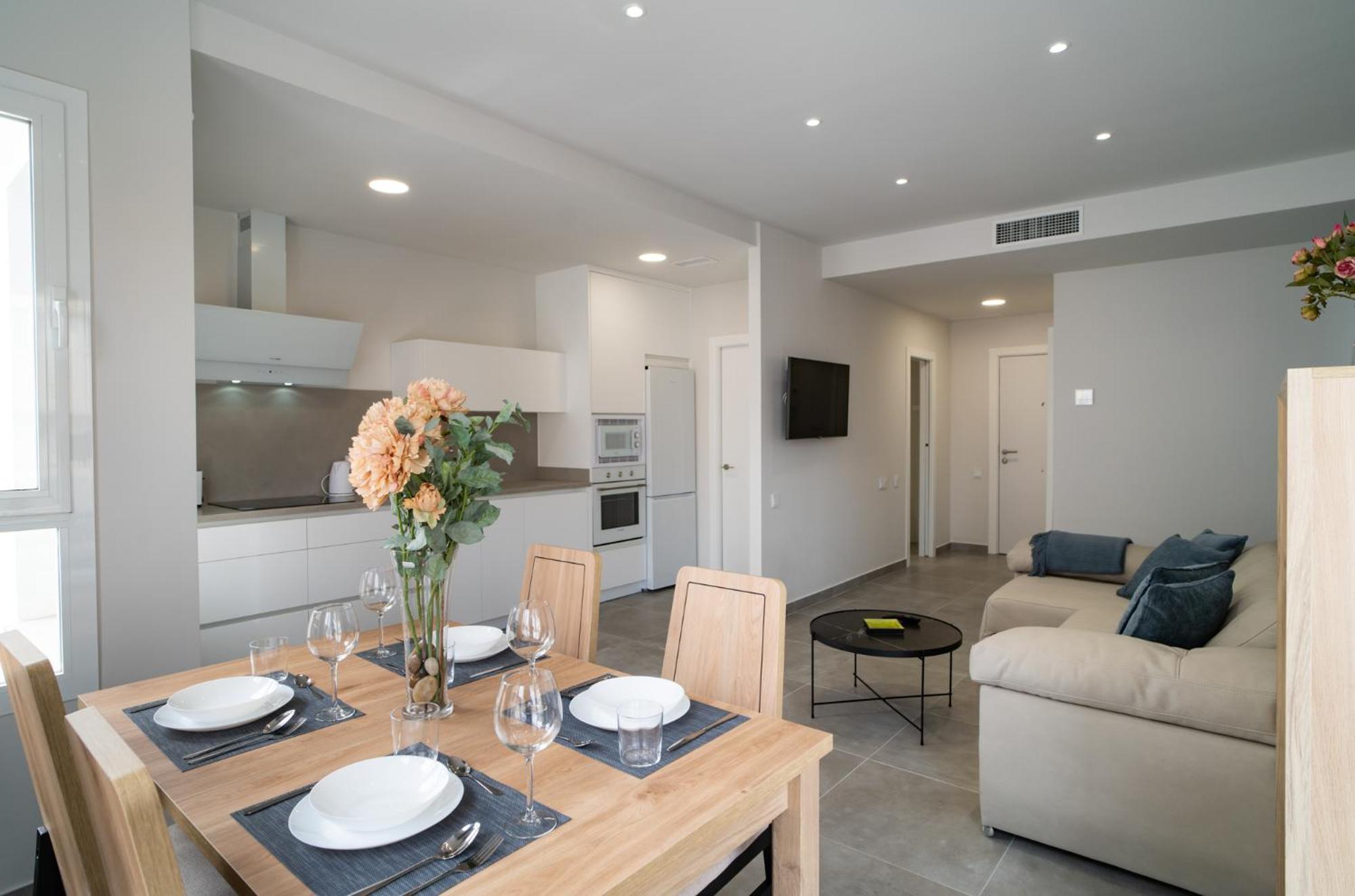 Apartament Aac - Con Terraza, Muy Amplio, Totalmente Equipado, Cerca Del Centro Y Nuevo! *