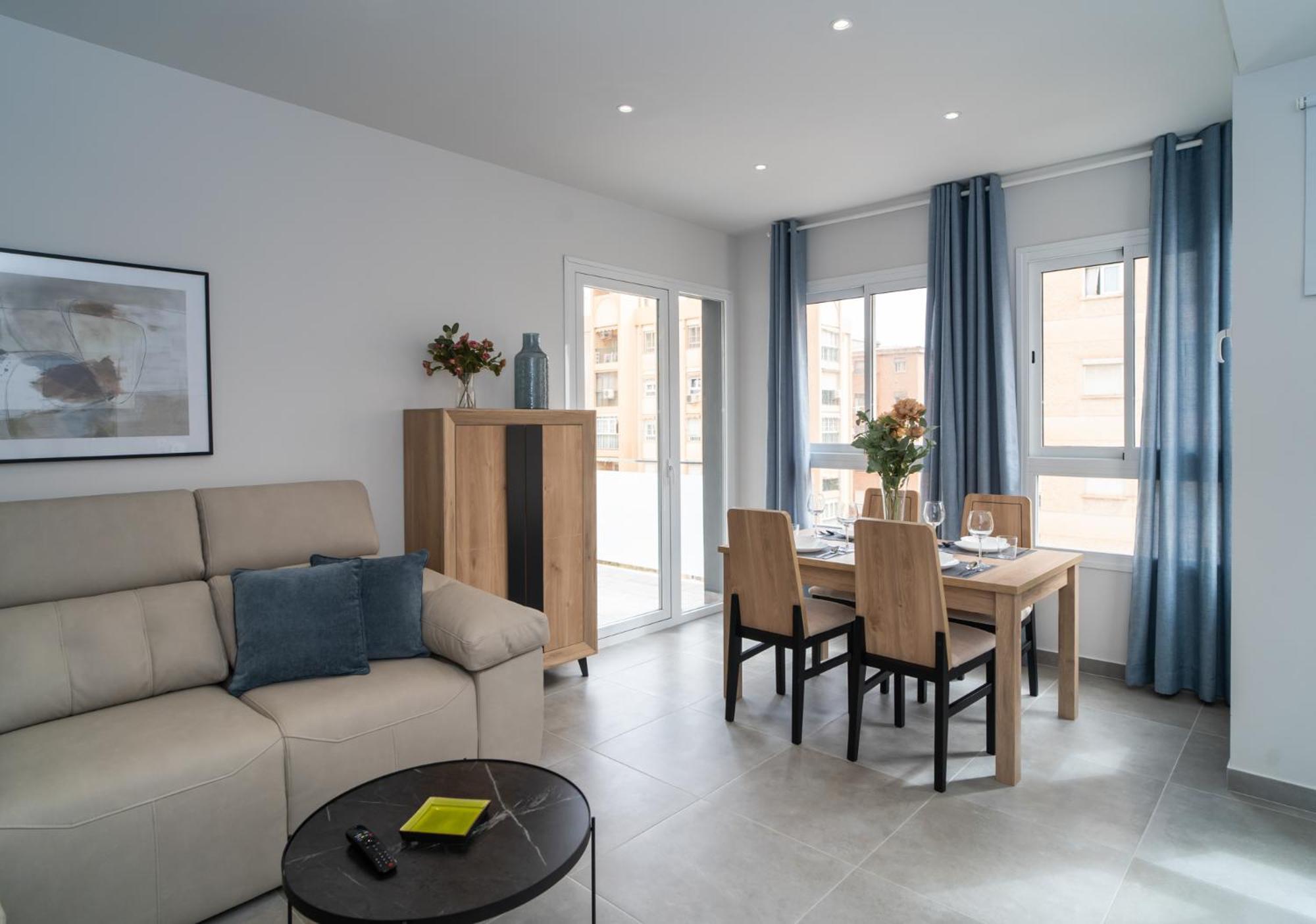 Aac - Con Terraza, Muy Amplio, Totalmente Equipado, Cerca Del Centro Y Nuevo! Apartament Malaga