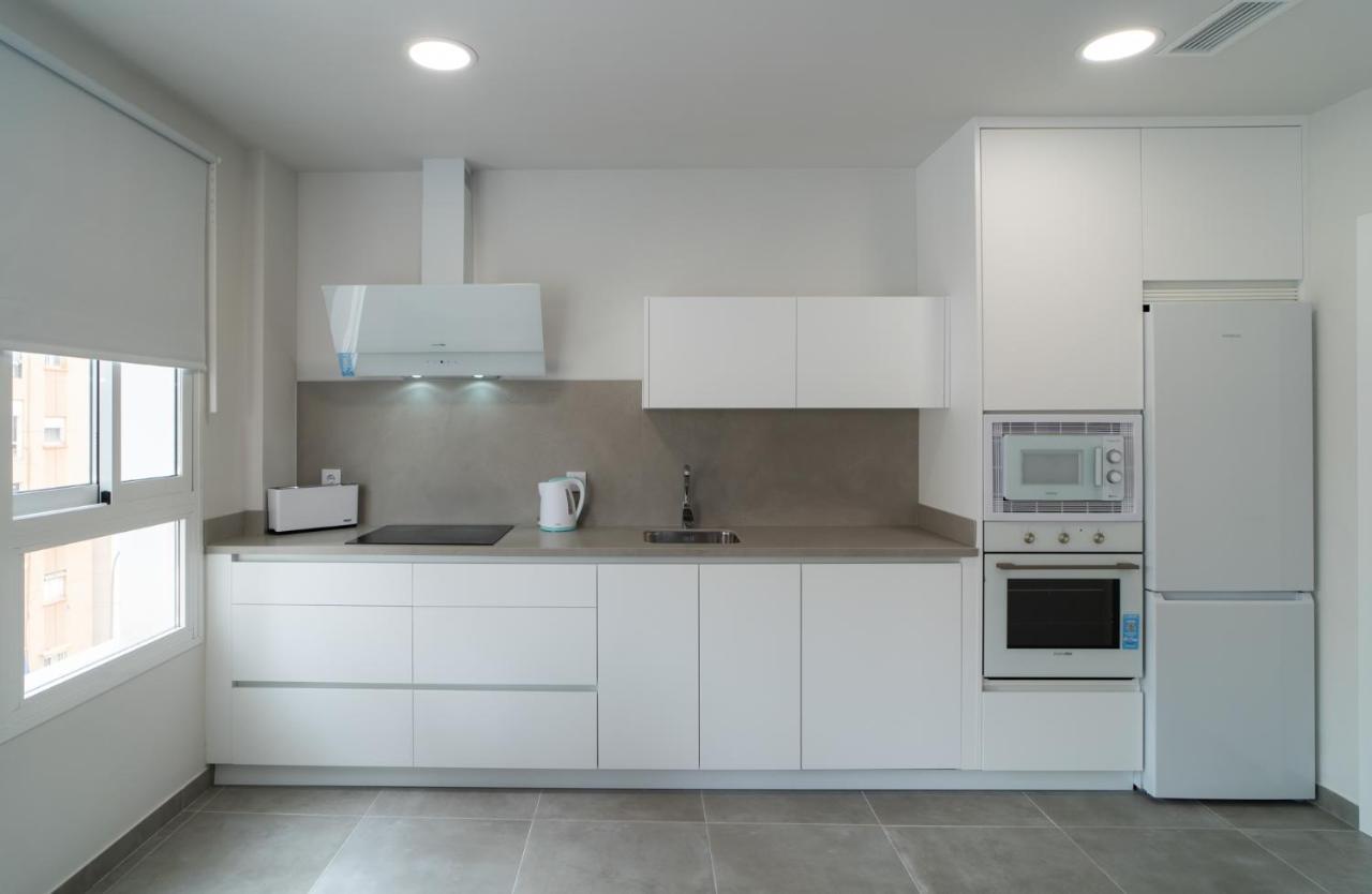 Aac - Con Terraza, Muy Amplio, Totalmente Equipado, Cerca Del Centro Y Nuevo! Lejlighed