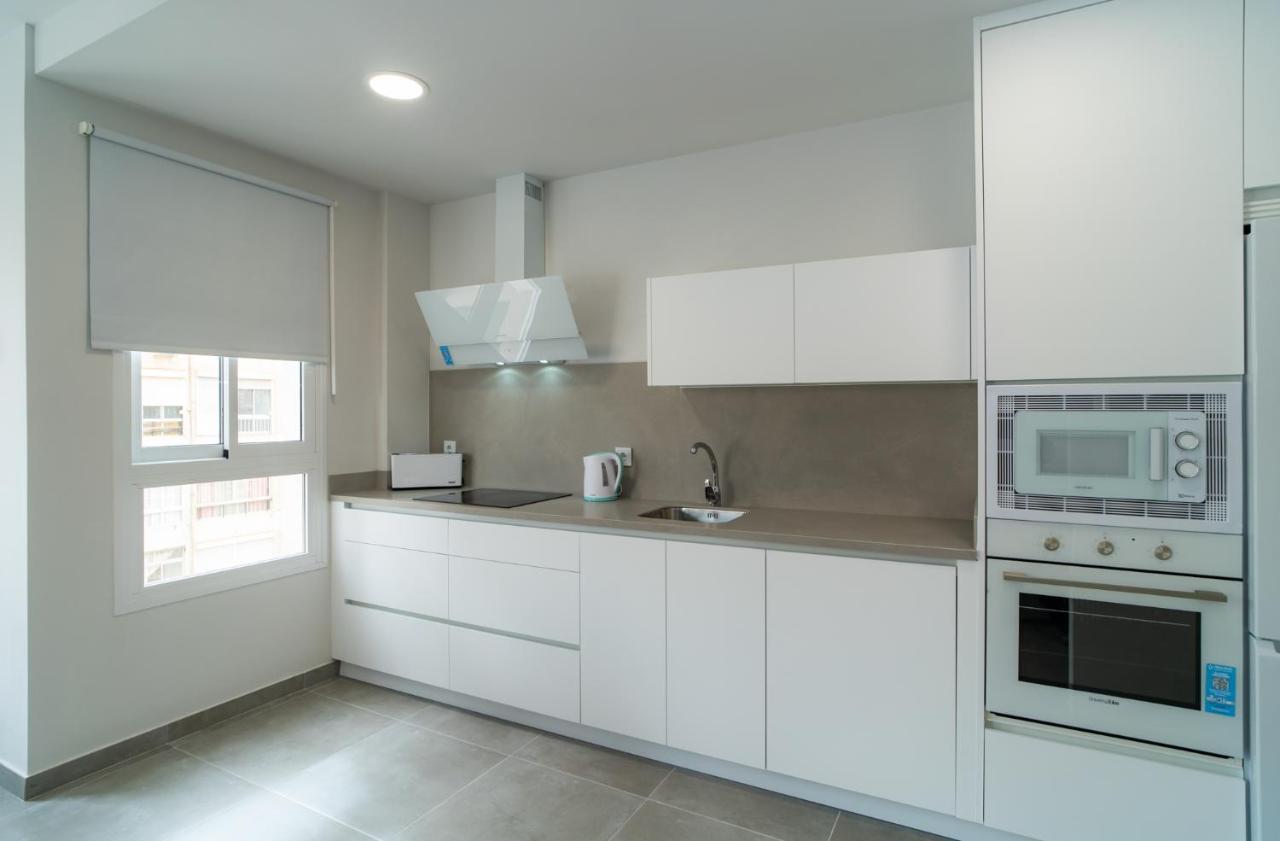 Aac - Con Terraza, Muy Amplio, Totalmente Equipado, Cerca Del Centro Y Nuevo! Lejlighed